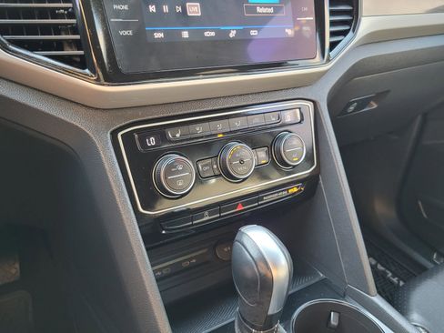 Used 2022 Volkswagen Atlas Cross Sport SEL image 29