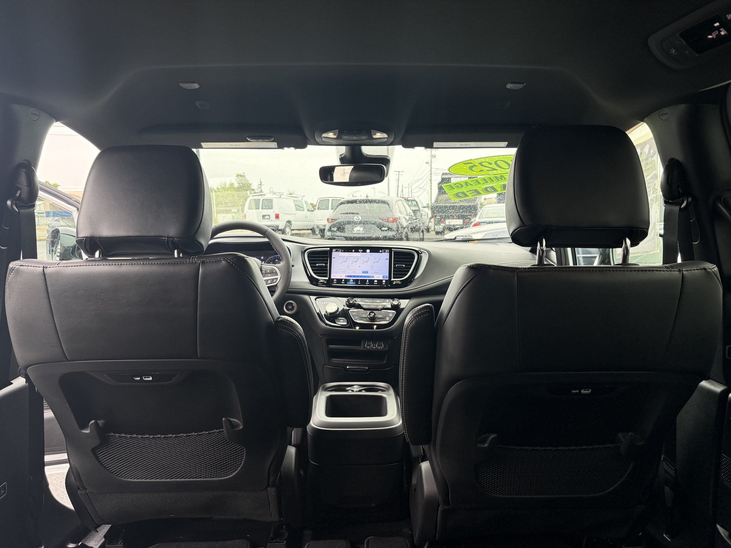 Used 2025 Chrysler Pacifica Select FWD image 29