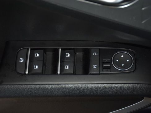 Used 2025 Kia Soul LX FWD image 23