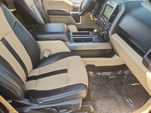 Used 2017 Ford F150 XLT w/ Equipment Group 302A Luxury AWD/4WD image 27