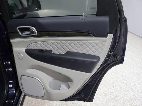 Used 2018 Jeep Grand Cherokee Summit AWD/4WD image 21