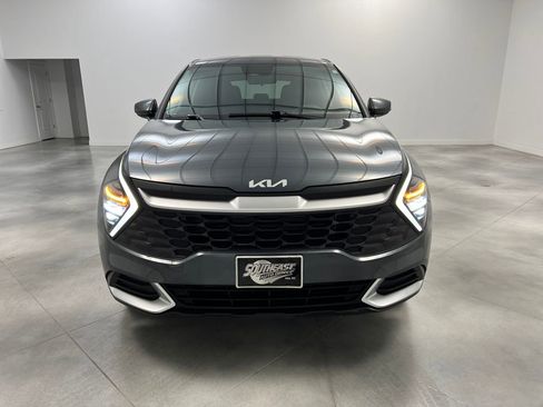 Used 2024 Kia Sportage LX image 2