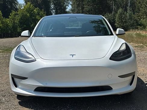 Used 2021 Tesla Model 3 Standard Range Plus RWD image 3