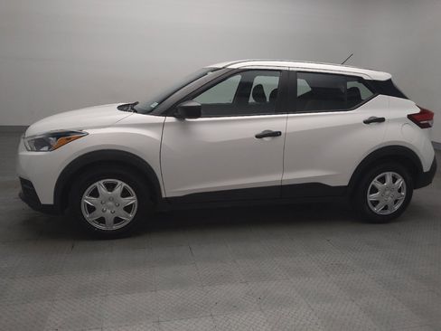 Used 2020 Nissan Kicks S FWD image 2