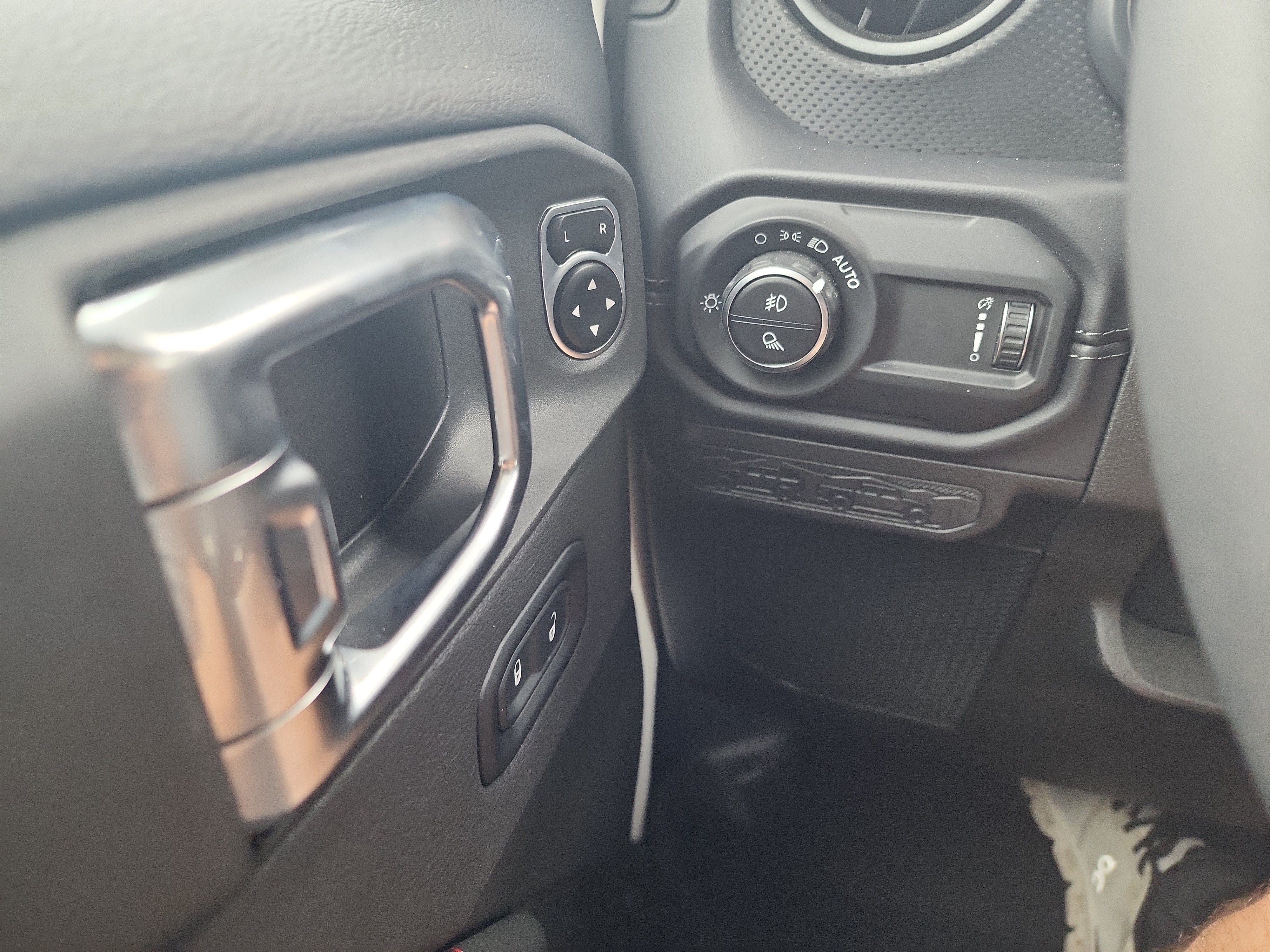 Used 2025 Jeep Gladiator Rubicon AWD/4WD image 23