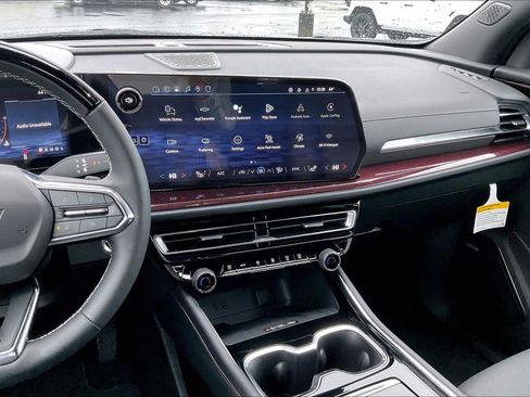 New 2026 Chevrolet Traverse Z71 w/ Enhanced Driving Package image 7