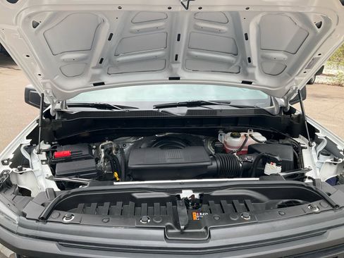 Used 2025 Chevrolet Silverado 1500 W/T w/ Z71 Off-Road Package AWD/4WD image 20