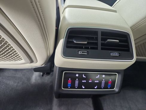 Used 2024 Audi Q8 e-tron Premium Plus AWD/4WD image 19