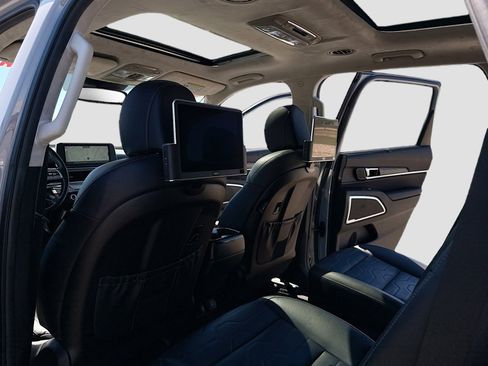 Used 2022 Kia Telluride SX w/ SX Prestige Package AWD/4WD image 6