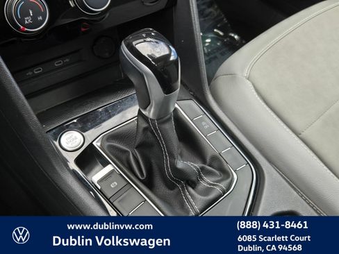 Certified 2023 Volkswagen Taos SE w/ Panoramic Sunroof Package FWD image 18