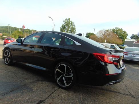 Used 2018 Honda Accord Sport image 8