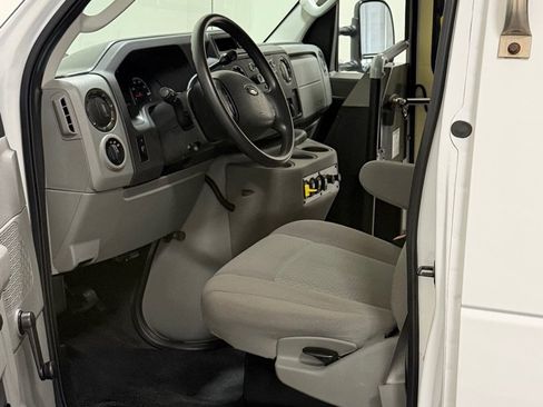 Used 2013 Ford E-350 and Econoline 350 Extended Super Duty RWD image 8