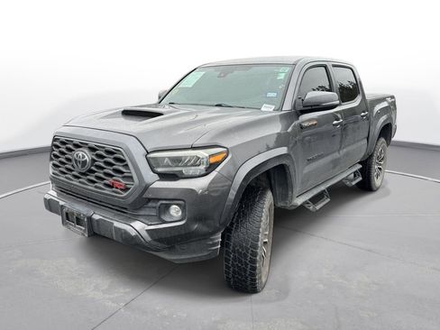 Used 2021 Toyota Tacoma TRD Sport image 2