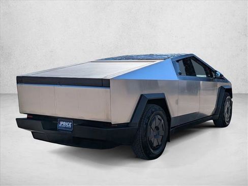 Used 2024 Tesla Cybertruck AWD Crew Cab image 5