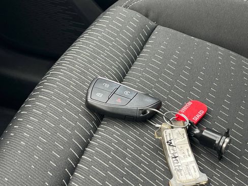 Used 2025 Chevrolet Equinox LT FWD image 20