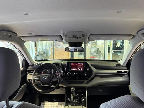 Used 2022 Toyota Highlander L FWD image 50