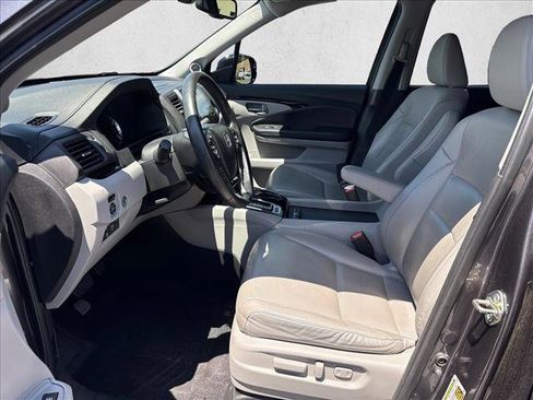Used 2017 Honda Ridgeline RTL-E image 10