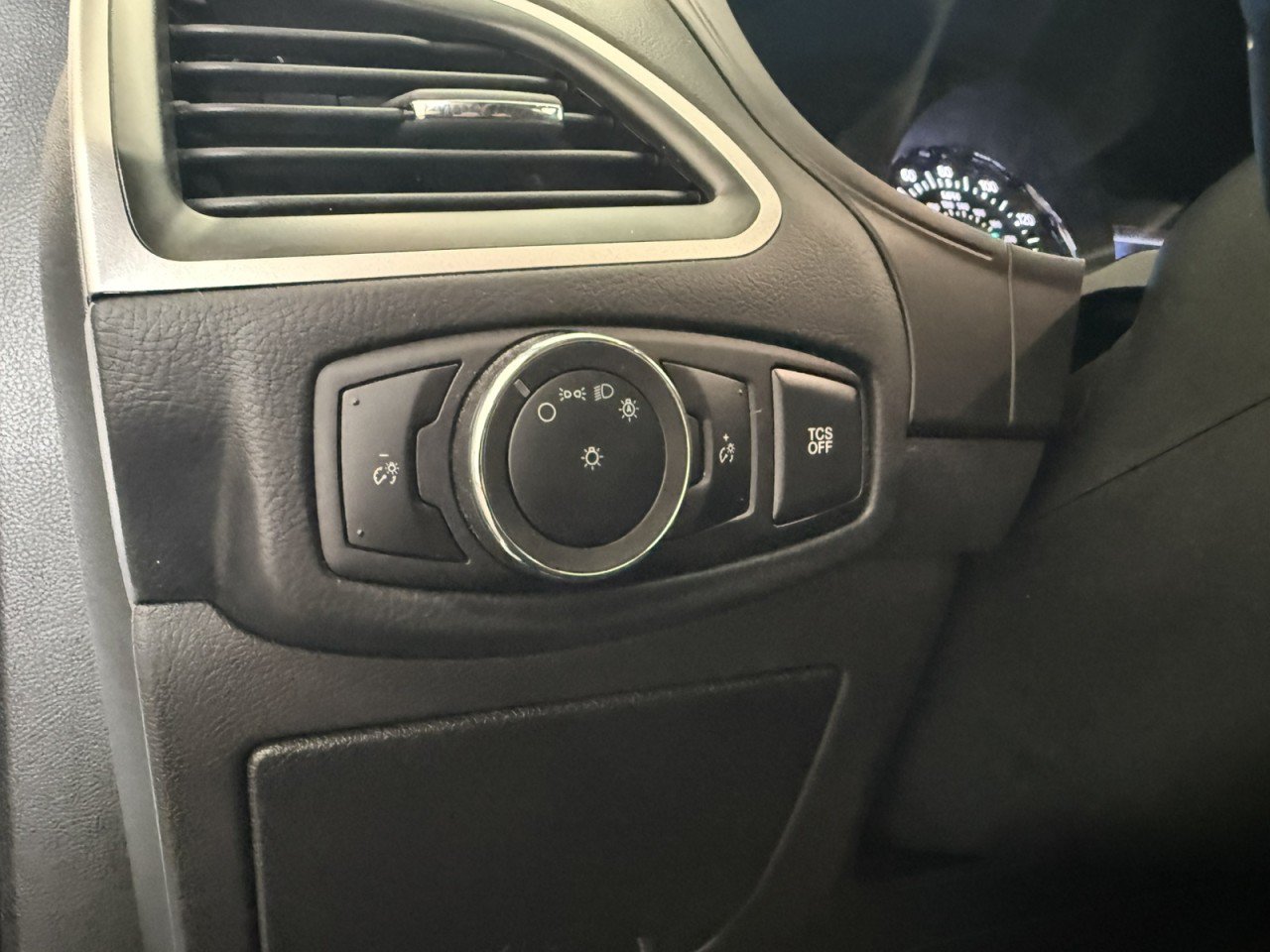 Used 2024 Ford Edge SEL AWD/4WD image 21