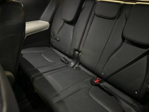 Certified 2022 Kia Carnival SX Prestige image 19