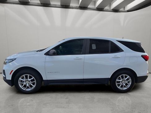 Used 2023 Chevrolet Equinox LS image 4