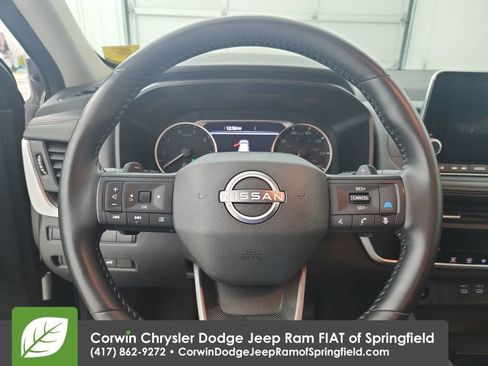 Used 2025 Nissan Rogue SV FWD image 21