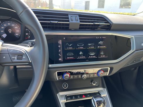 Used 2023 Audi Q3 2.0T Premium w/ Convenience Package image 32