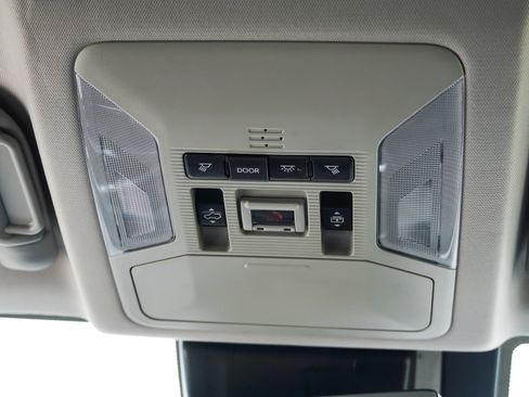 Used 2021 Toyota RAV4 Limited AWD/4WD image 33