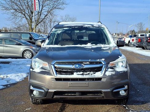 Used 2017 Subaru Forester 2.5i Touring image 2