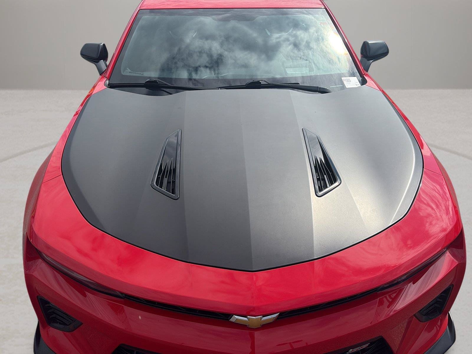 Used 2018 Chevrolet Camaro SS RWD image 32