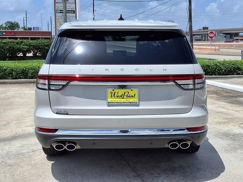 Used 2022 Lincoln Aviator Reserve w/ Equipment Group 201A RWD image 5