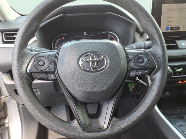 Used 2024 Toyota RAV4 LE FWD image 22
