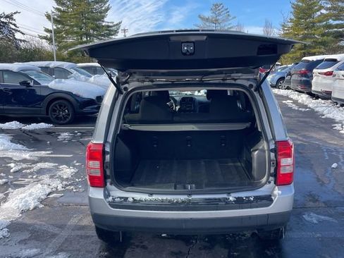 Used 2015 Jeep Patriot Latitude image 36