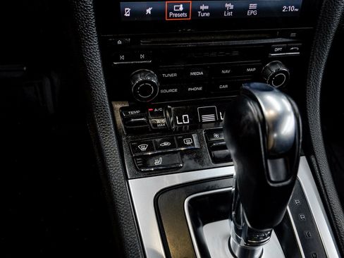 Used 2022 Porsche 718 Cayman image 27