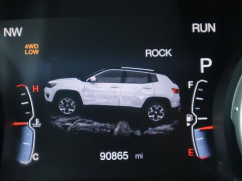 Used 2020 Jeep Compass Trailhawk w/ Leather Interior Group AWD/4WD image 95
