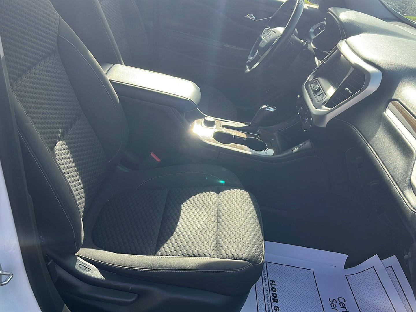 Used 2019 GMC Acadia SLE AWD/4WD image 30
