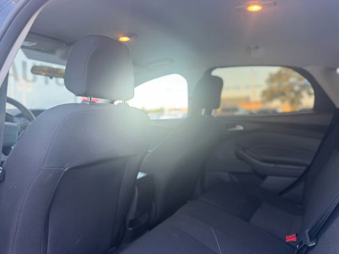 Used 2018 Ford Focus SE image 45