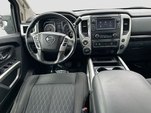 Used 2017 Nissan Titan SV image 25