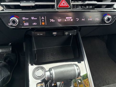 Certified 2023 Kia Niro EX image 21