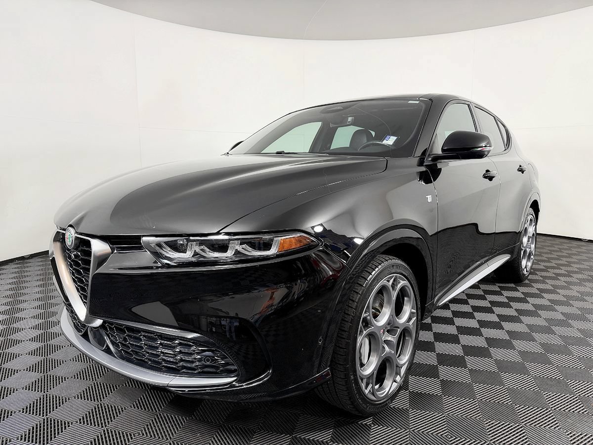 Used 2024 Alfa Romeo Tonale Ti AWD/4WD image 2
