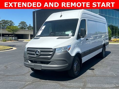 Used 2025 Mercedes-Benz Sprinter 3500 image 3