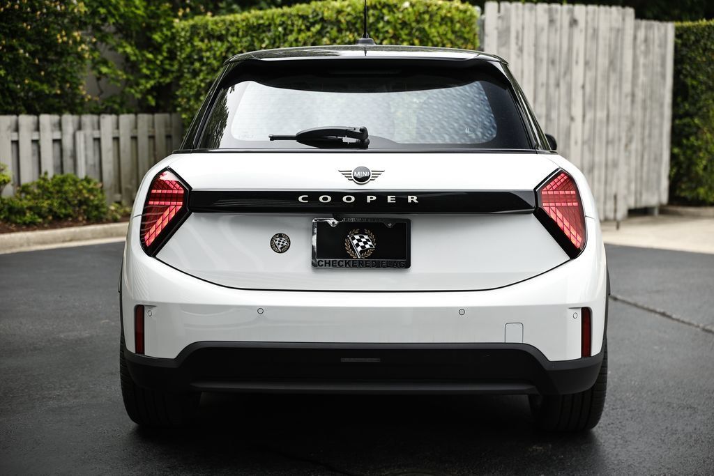 New 2026 MINI Cooper 4-Door Hardtop FWD image 10