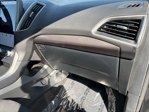 Used 2024 Ford Edge SE w/ Black Appearance Package image 25