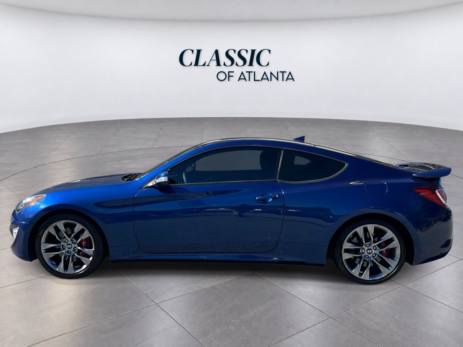 Used 2015 Hyundai Genesis 3.8 RWD image 2