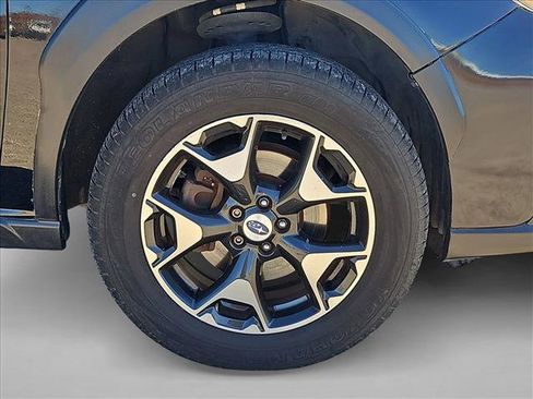 Used 2018 Subaru Crosstrek 2.0i Premium w/ Eyesight System image 19