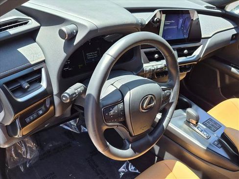 Used 2025 Lexus UX 300h FWD w/ Accessory Package (Z1) image 10