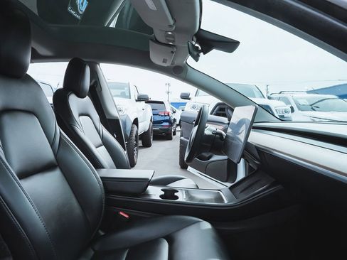 Used 2022 Tesla Model 3 image 15