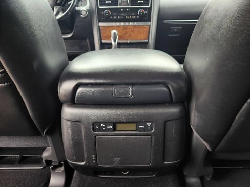 Used 2024 Nissan Armada SL w/ Captain's Chairs Package AWD/4WD image 16