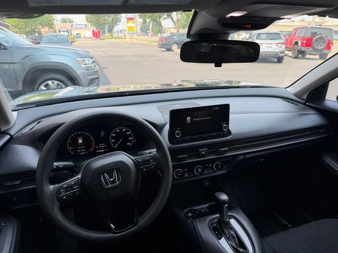 Used 2023 Honda HR-V LX image 8