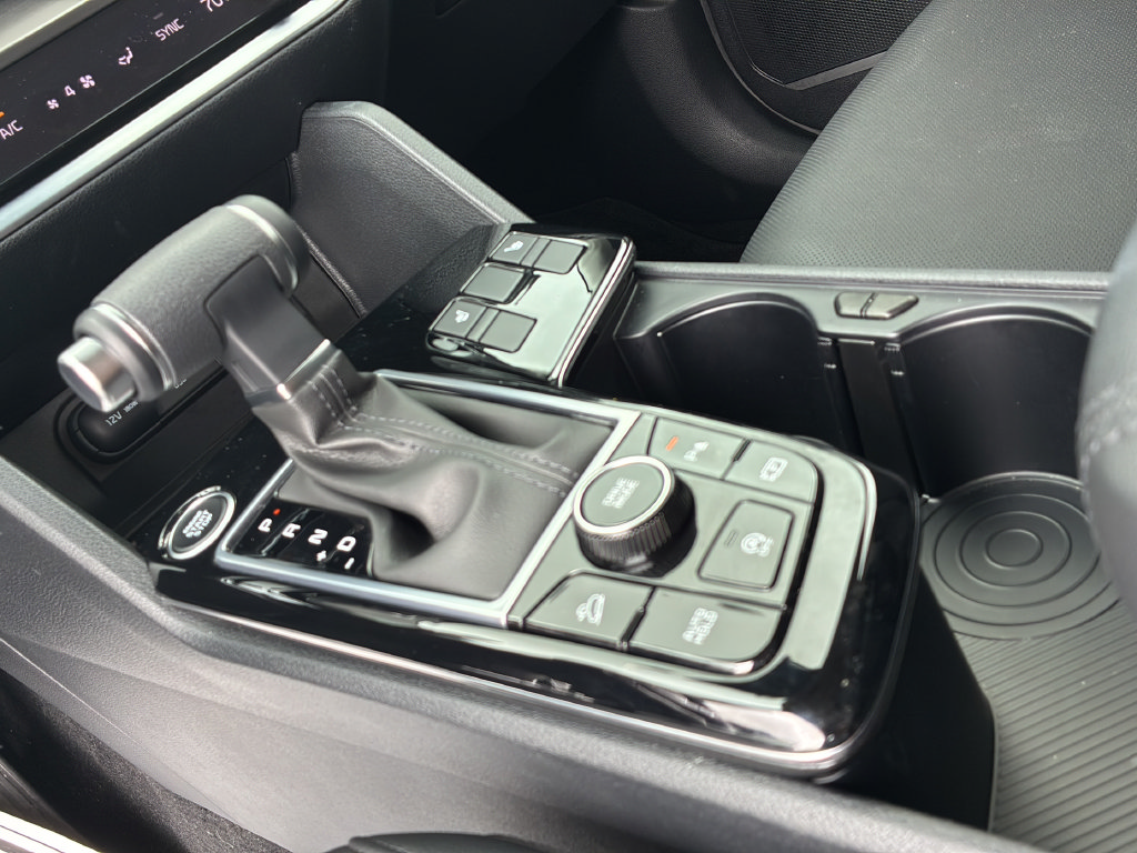 Used 2025 Kia Sportage EX FWD image 24