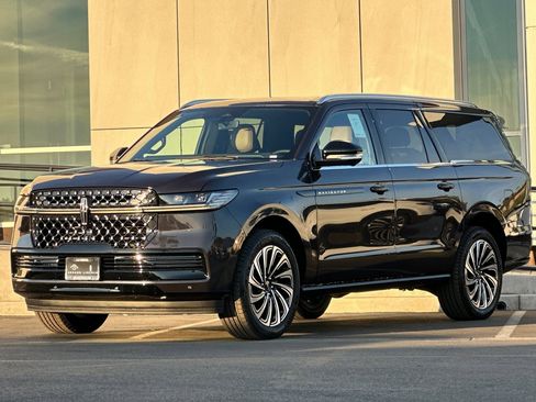 New 2025 Lincoln Navigator L Black Label image 7